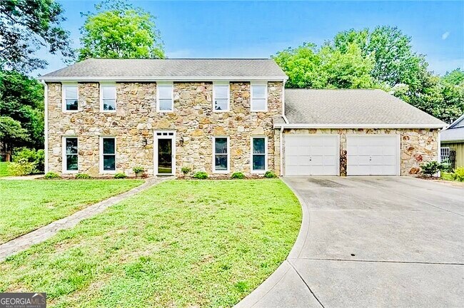 property at 470 Shadowlawn Road SE