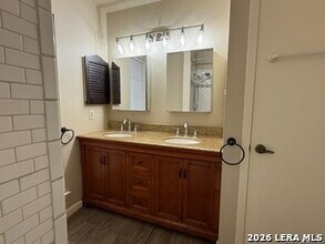 5926 Hidden Glade in San Antonio, TX - Building Photo - Building Photo