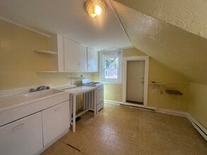 7A Taylor St, Unit 3 in Somerville, MA - Building Photo - Building Photo