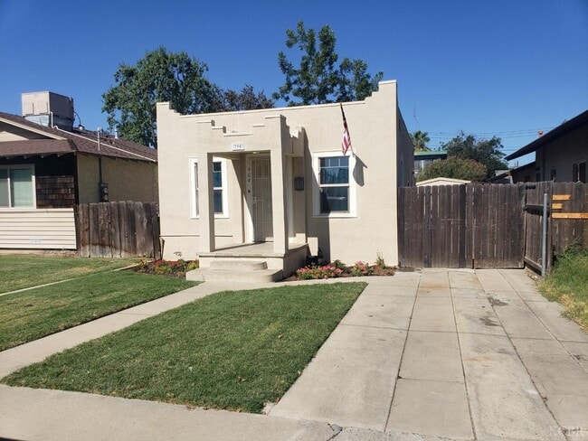 property at 904 Kaweah St