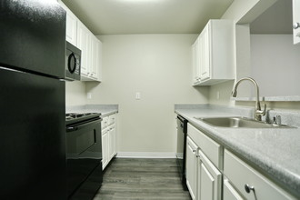 Centrepointe Greens in Everett, WA - Building Photo - Interior Photo