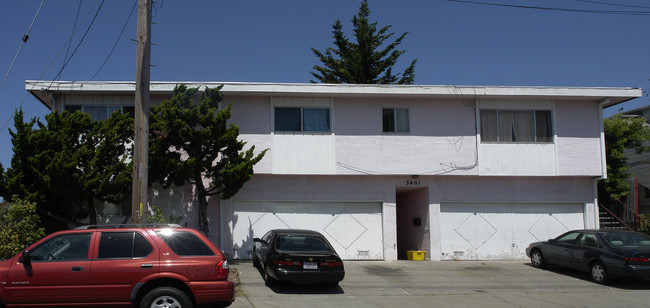 3401 Laguna Ave