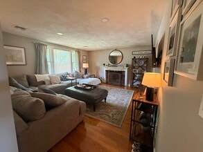 200 Concord Rd in Bedford, MA - Building Photo - Building Photo