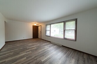 5312 Trafalger Pl in Madison, WI - Foto de edificio - Building Photo