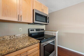 35 Buttles Ave, Unit A in Columbus, OH - Building Photo - Building Photo