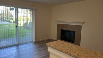 12906 8th Ave W, Unit A102 in Everett, WA - Building Photo