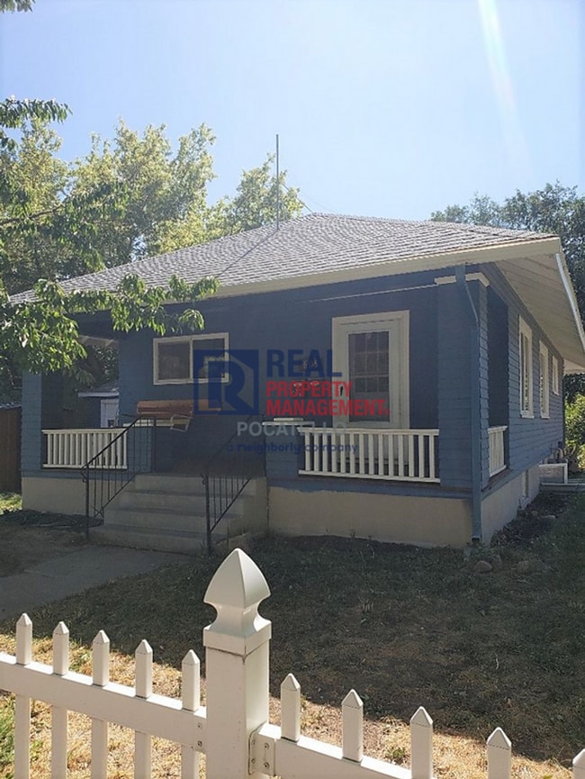 property at 605 S 11th Ave