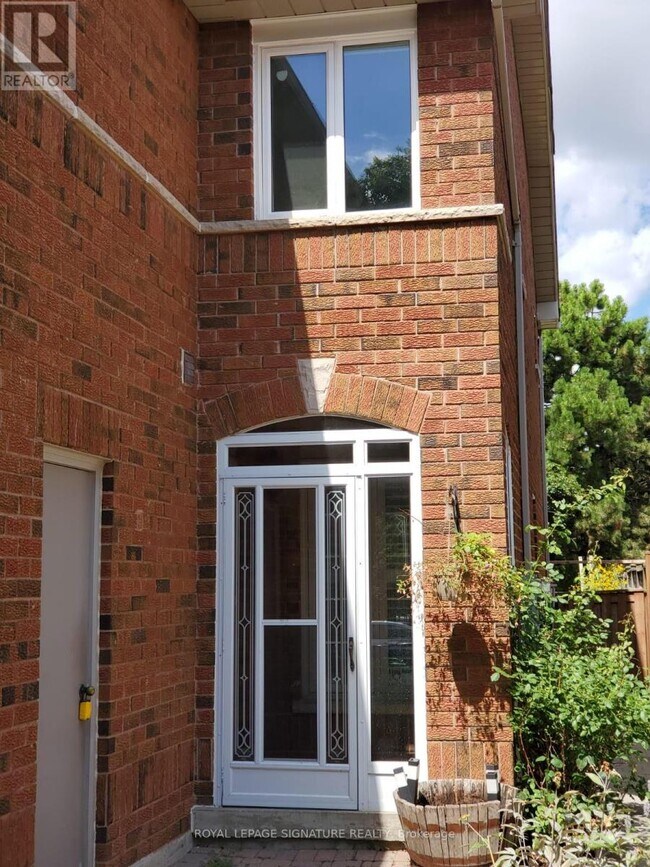 5486 Antrex Crescent in Mississauga, ON - Building Photo - Building Photo