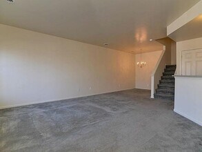 2076 Cloverly Ln in Ann Arbor, MI - Foto de edificio - Building Photo