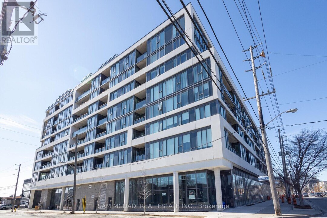 859-859 The Queensway in Toronto, ON - Building Photo