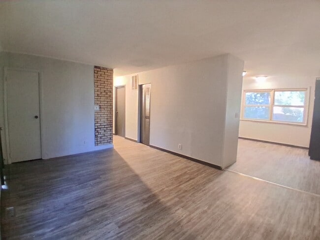 1102 Harmon St in Danville, IL - Building Photo - Building Photo