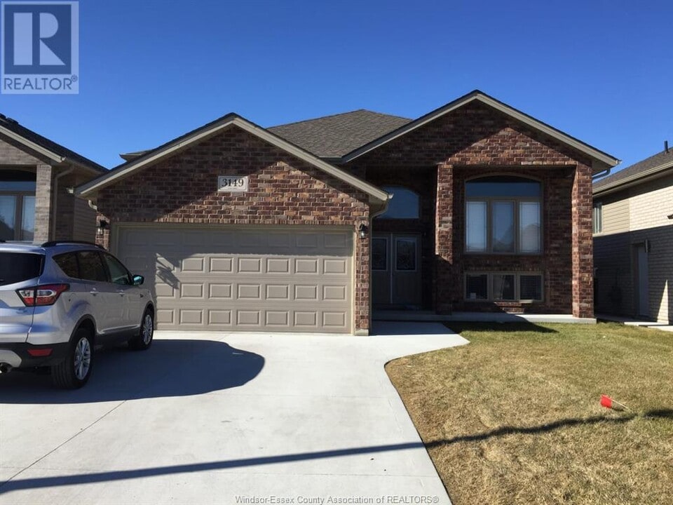 3149 Arpino Ave in Windsor, ON - Building Photo