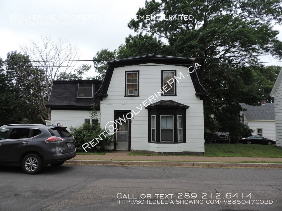 409 Pleasant St in New Glasgow, NS - Building Photo