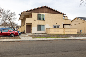 1810 W 21st Ave in Kennewick, WA - Building Photo - Building Photo