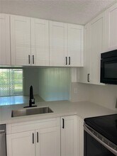 10357 NW 8th St in Pembroke Pines, FL - Building Photo - Building Photo