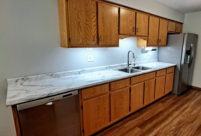 240 N School St, Unit 250