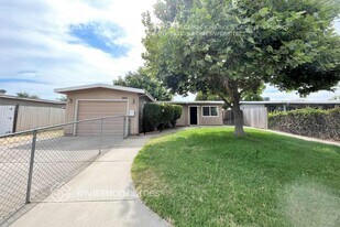 3912 Moonbeam Dr in Sacramento, CA - Building Photo