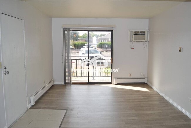 5995 W Hampden Ave in Denver, CO - Building Photo - Building Photo