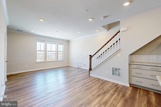 2375 Stephanie Tessa Ln in Woodbridge, VA - Building Photo - Building Photo