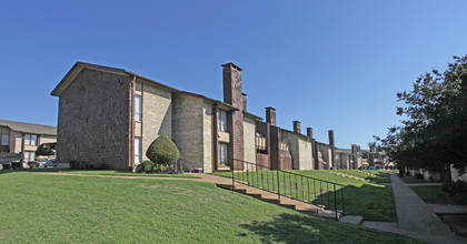 Westwood in Dallas, TX - Building Photo - Building Photo