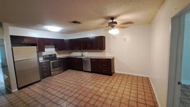 2622 NW 82nd Terrace in Coral Springs, FL - Foto de edificio - Building Photo