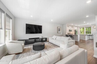 64 Wembley Wy in Tinton Falls, NJ - Building Photo - Building Photo