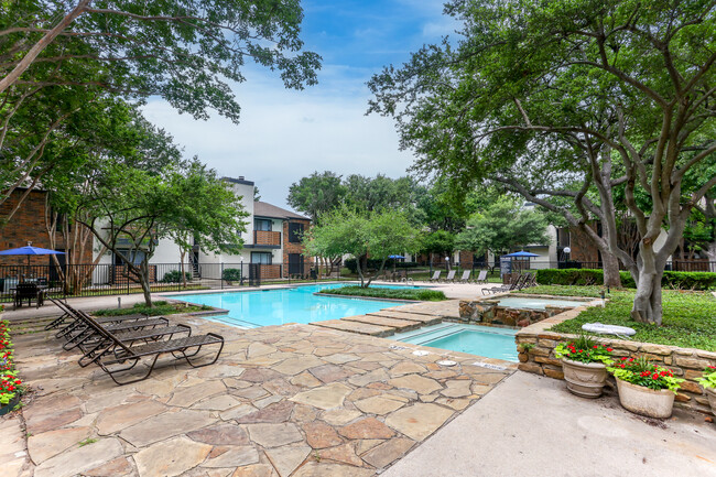 Preston Pointe in Dallas, TX - Foto de edificio - Building Photo