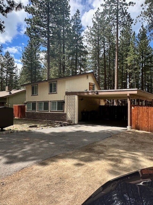 2309 Eloise Ave in South Lake Tahoe, CA - Building Photo - Building Photo