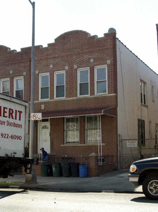 308 E 98th St in Brooklyn, NY - Building Photo