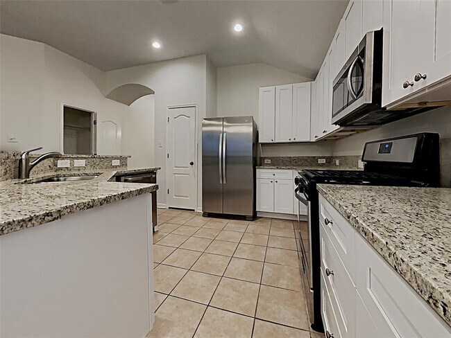 30114 Saw Oaks Dr in Magnolia, TX - Building Photo - Building Photo