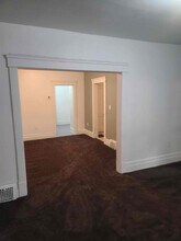 13402 Caine Ave-Unit -down in Cleveland, OH - Building Photo - Building Photo