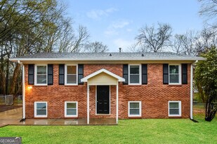 8807 Crown Ct in Jonesboro, GA - Building Photo