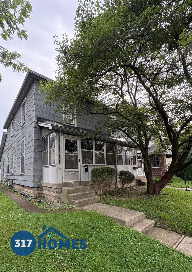 property at 2109 S Garfield Dr