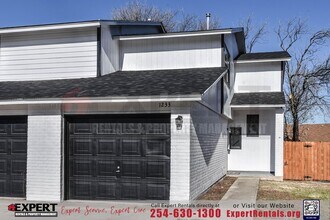 1233 Royal Crest Dr in Killeen, TX - Building Photo - Building Photo