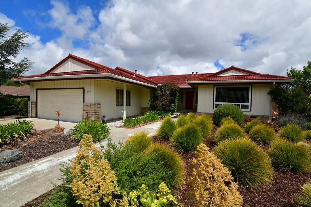 2756 Comstock Cir in Belmont, CA - Building Photo