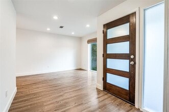 7032 Briarmeadow Dr in Dallas, TX - Building Photo - Building Photo