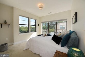 5201 Wisconsin Ave NW in Washington, DC - Building Photo - Building Photo