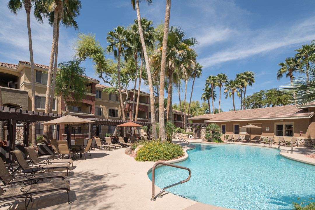Sage Stone at Arrowhead Apartments in Glendale, AZ - Foto de edificio