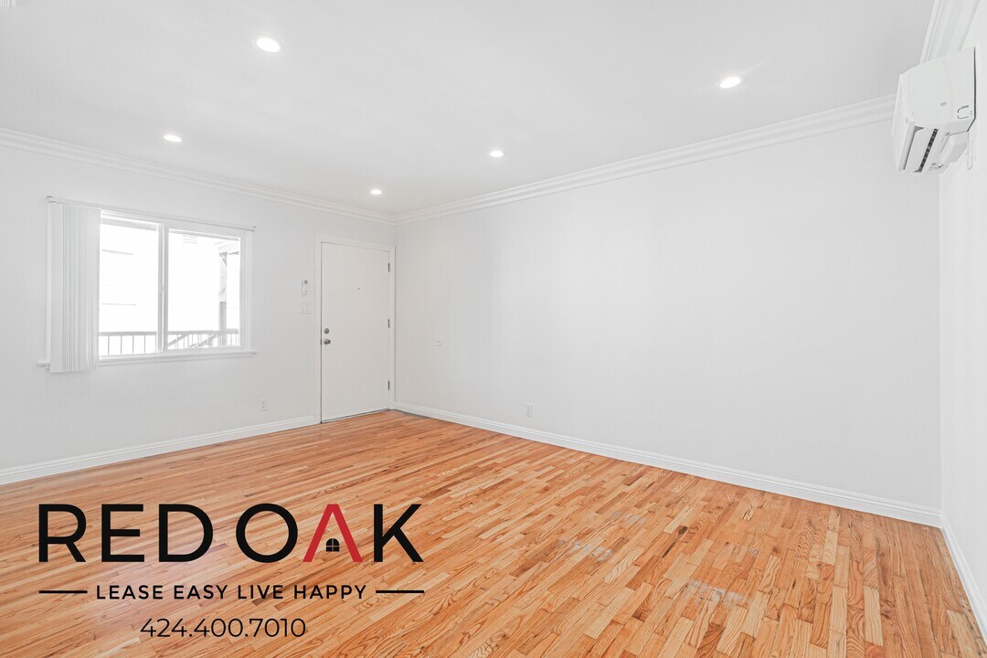 1276 Ridgeley Dr in Los Angeles, CA - Building Photo