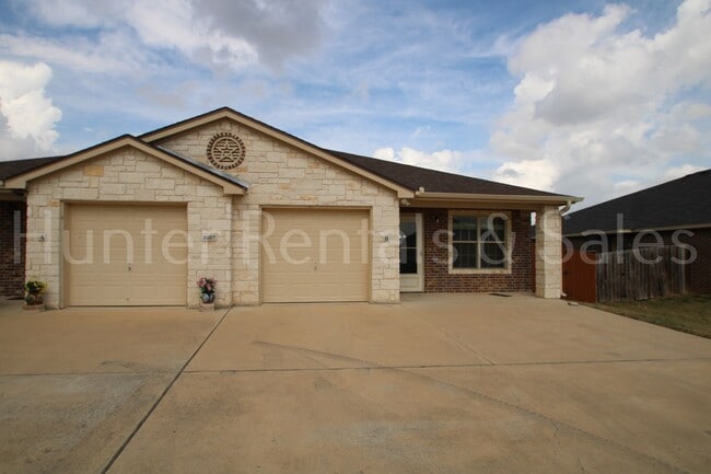 property at 4607 Cambridge Dr