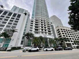950 Brickell Bay Dr, Unit 1109 in Miami, FL - Building Photo
