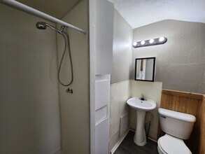226 Center St-Unit -UNIT4 in Neenah, WI - Building Photo - Building Photo