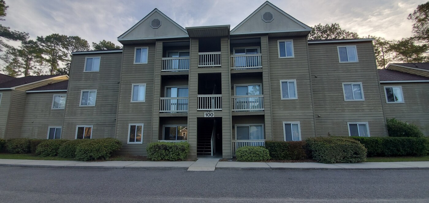 100 Myrtle Greens Dr, Unit J in Conway, SC - Foto de edificio