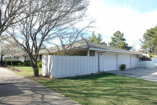 1125-1123 Topaz Ave Apartments