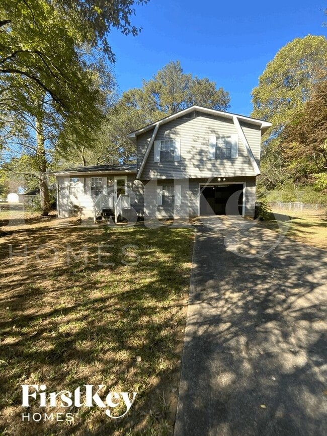 property at 3746 Lavilla Dr