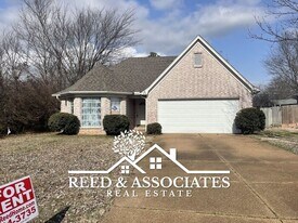 200 Garden View Dr in Oakland, TN - Building Photo