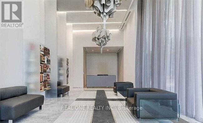 8-728 Hillsdale Ave E in Toronto, ON - Building Photo - Building Photo
