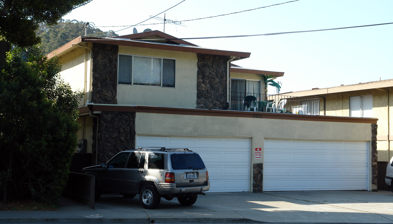 5732 Central Ave in El Cerrito, CA - Building Photo