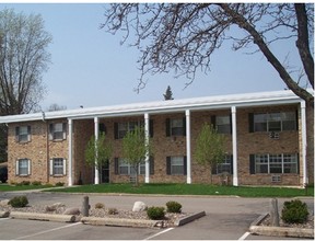 9908 Nicollet Avenue South Apartments in Bloomington, MN - Building Photo - Building Photo