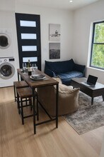 1202 W 37th Dr in Los Angeles, CA - Foto de edificio - Building Photo